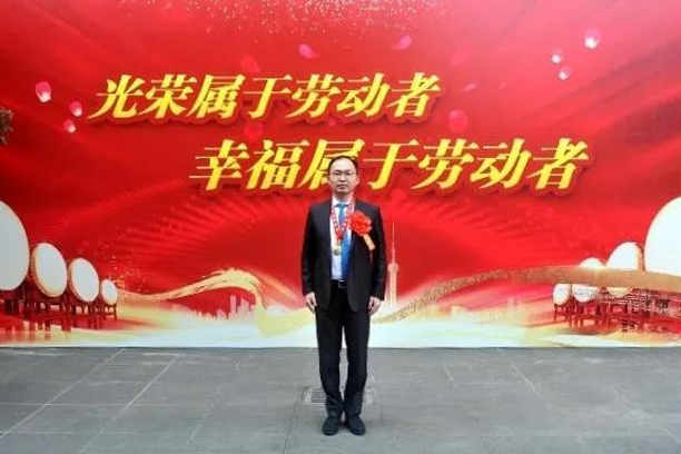 勞模風采 | 上海華力公司朱駿